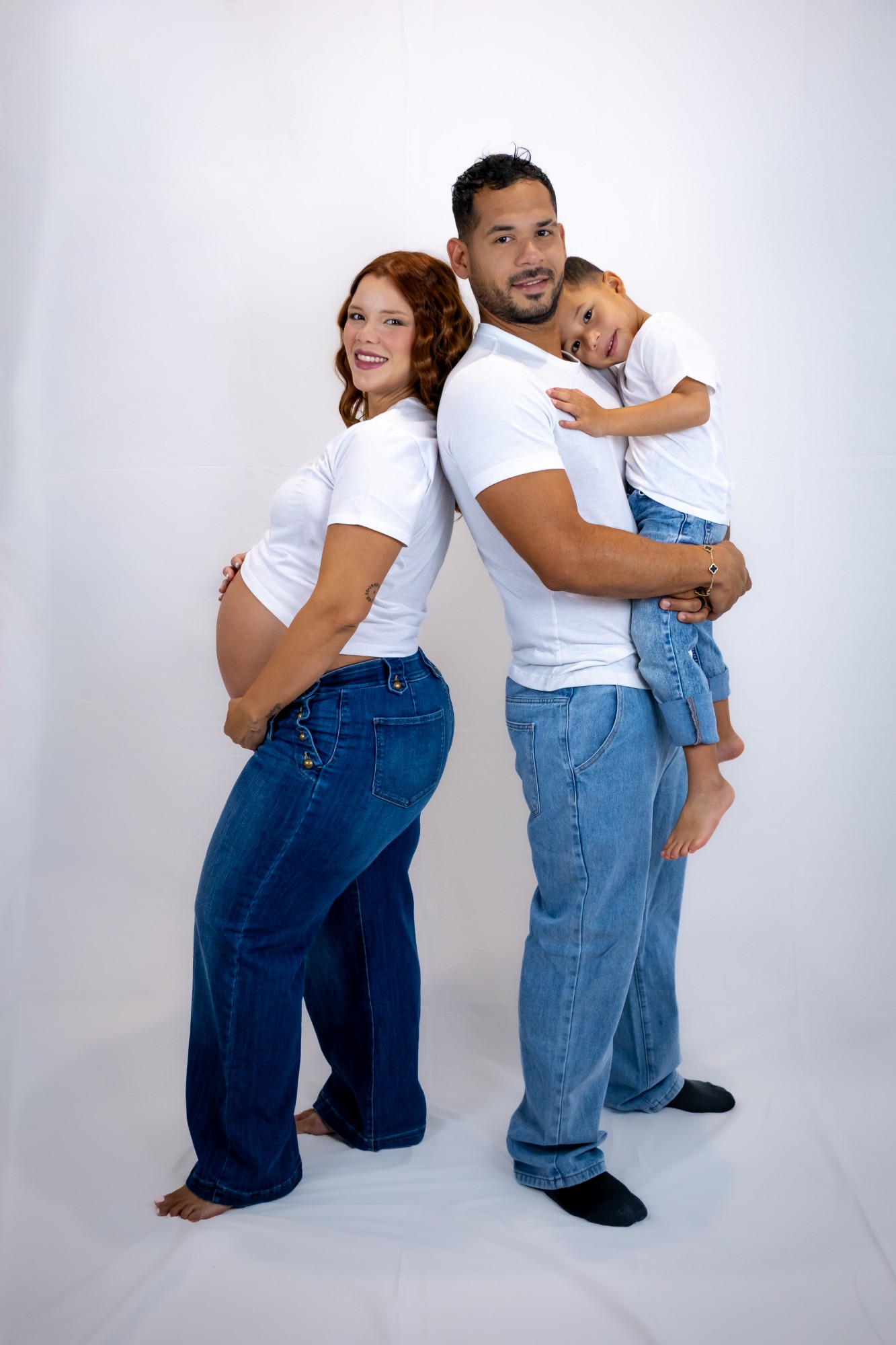 Family maternity back to back